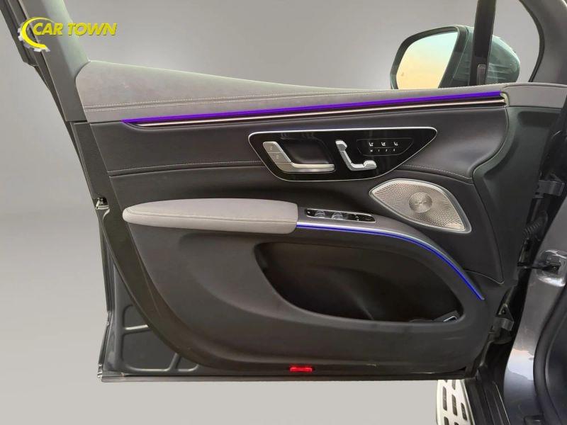 Vehicle photo 21