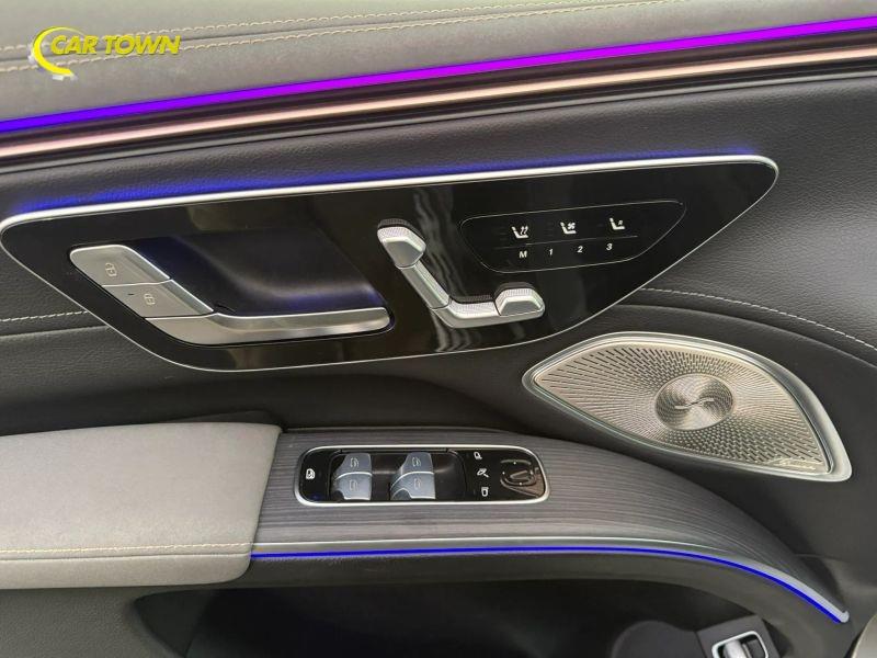 Vehicle photo 22