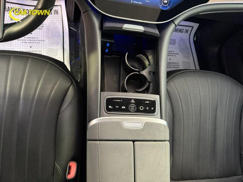 Vehicle photo 24