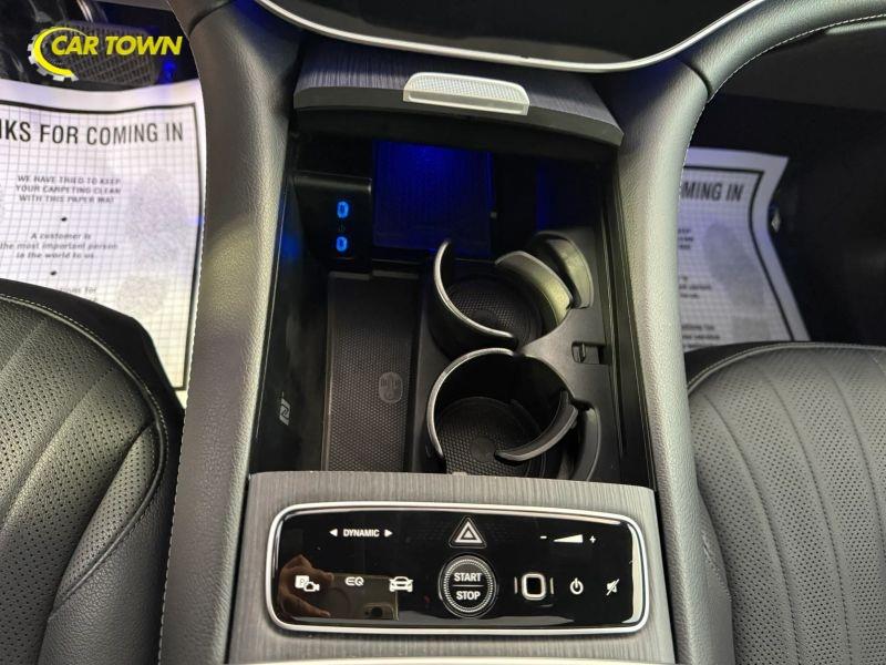 Vehicle photo 25