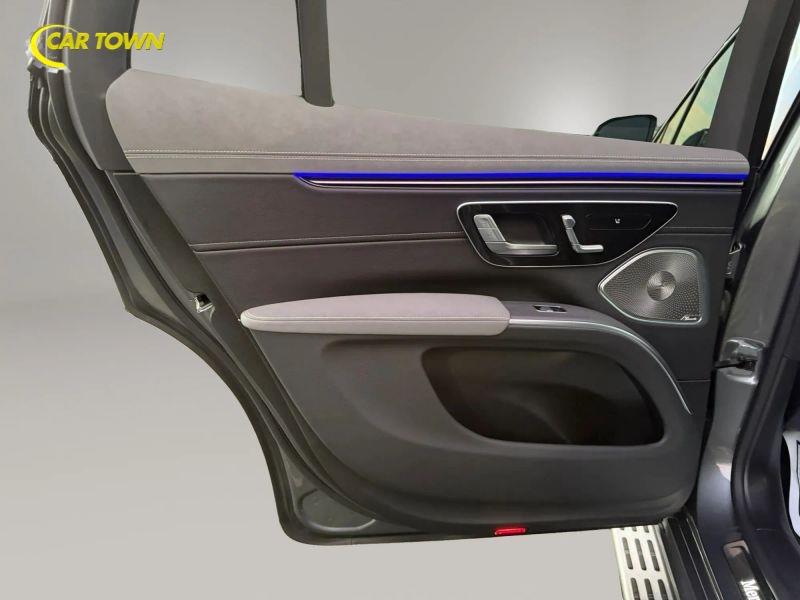 Vehicle photo 34