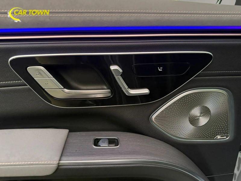 Vehicle photo 35
