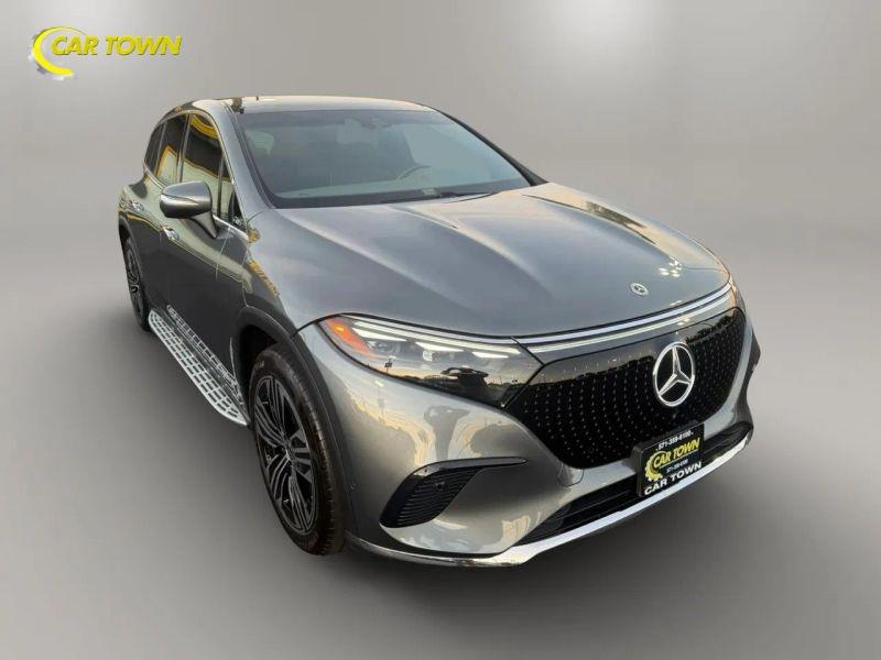 Vehicle photo 5