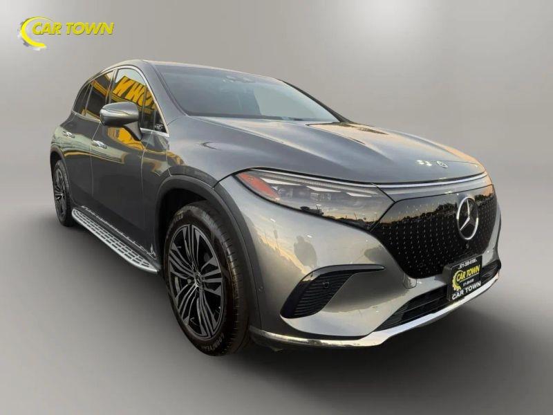 Vehicle photo 6