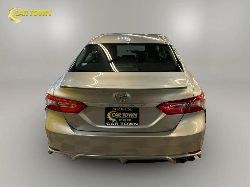 Vehicle photo 10