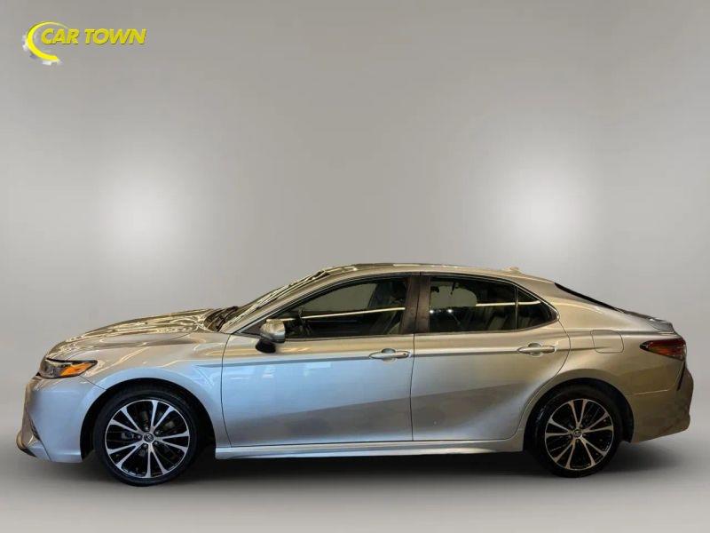 Vehicle photo 14