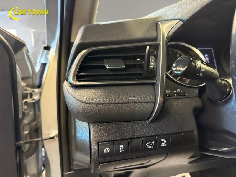 Vehicle photo 21