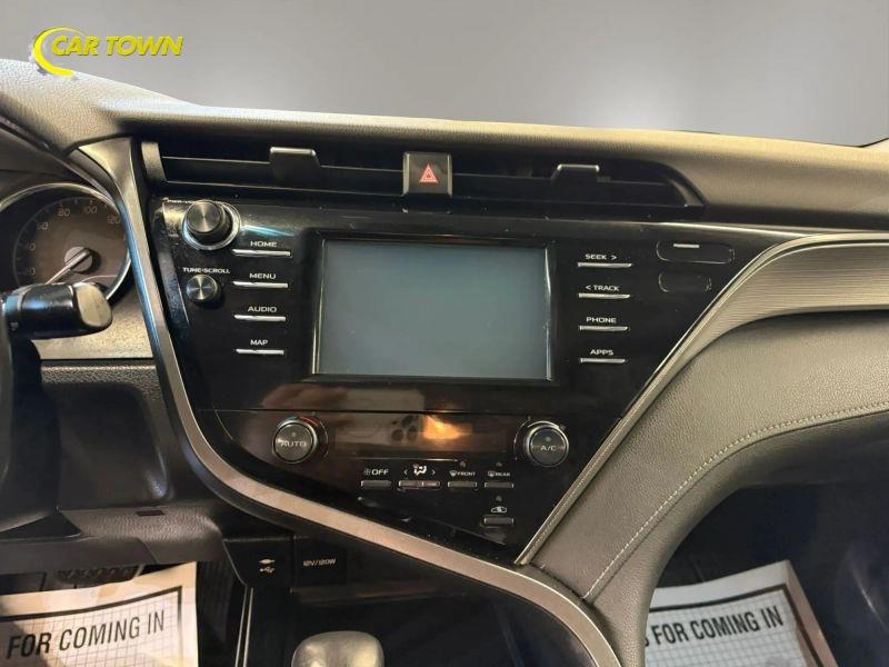Vehicle photo 23