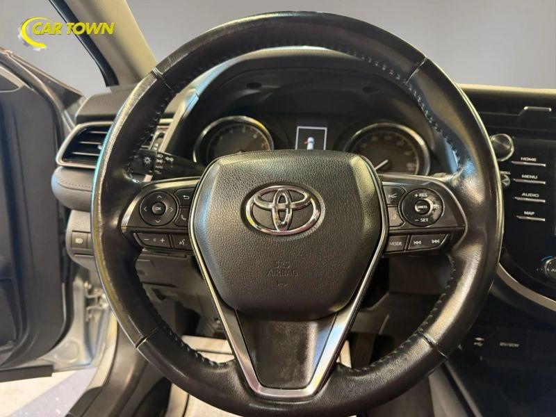 Vehicle photo 25