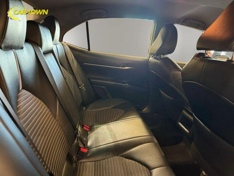 Vehicle photo 31