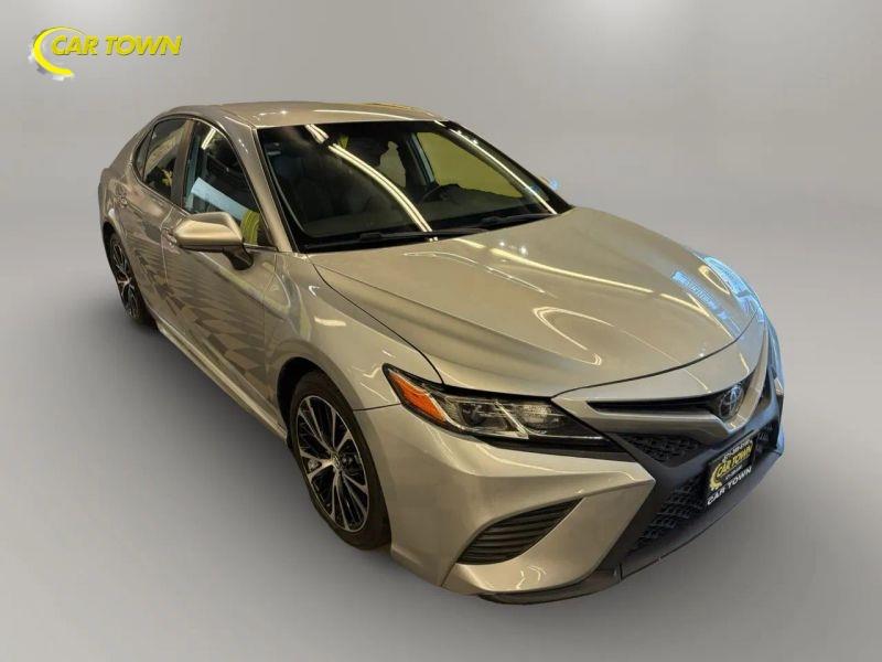 Vehicle photo 5