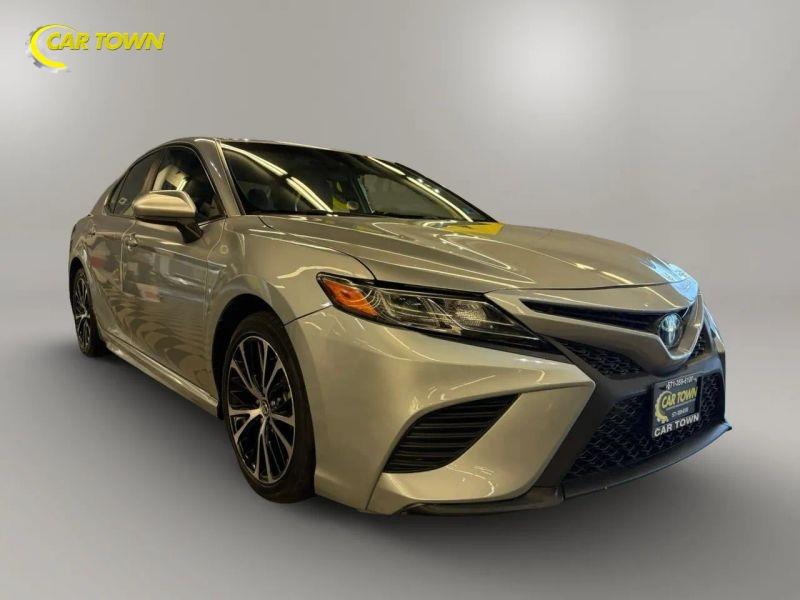 Vehicle photo 6