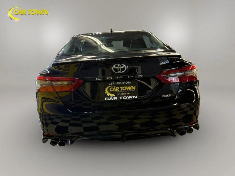 Vehicle photo 13