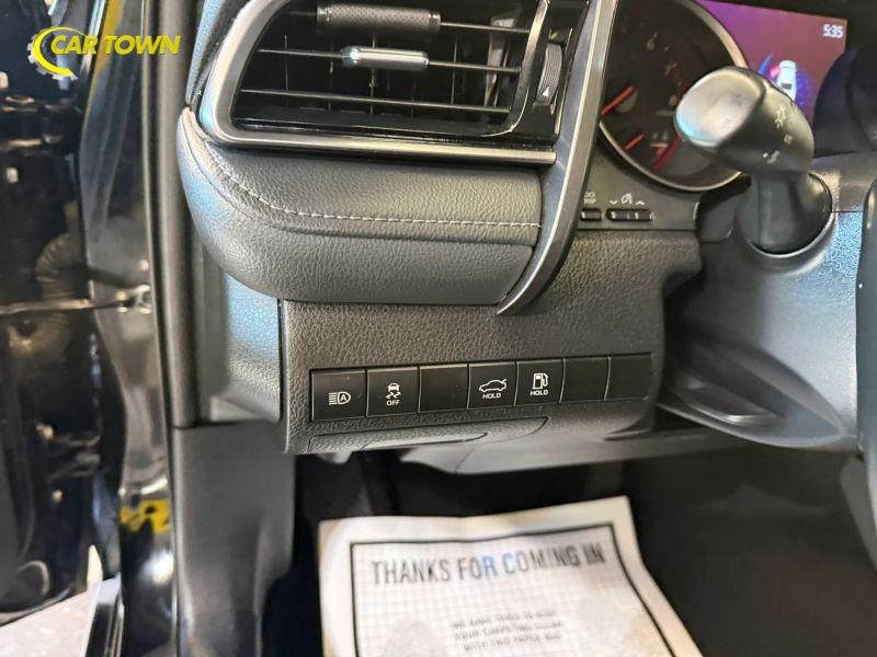 Vehicle photo 21