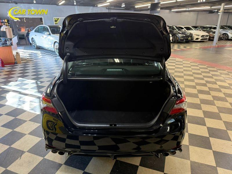 Vehicle photo 32