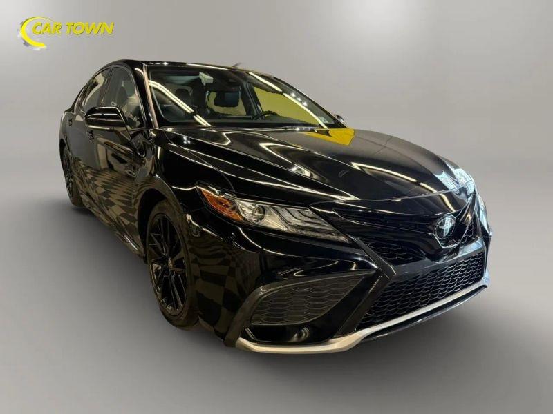 Vehicle photo 8