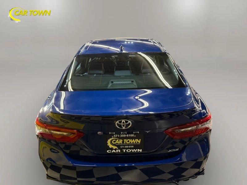 Vehicle photo 10