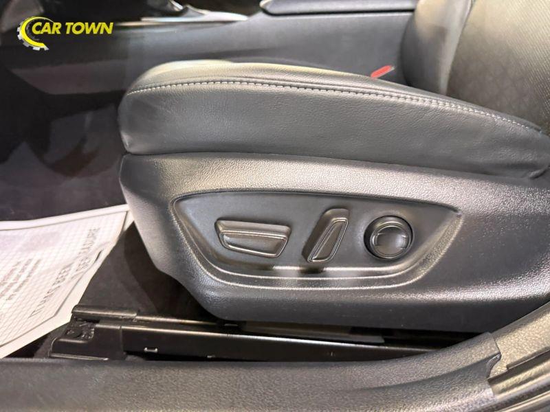 Vehicle photo 18
