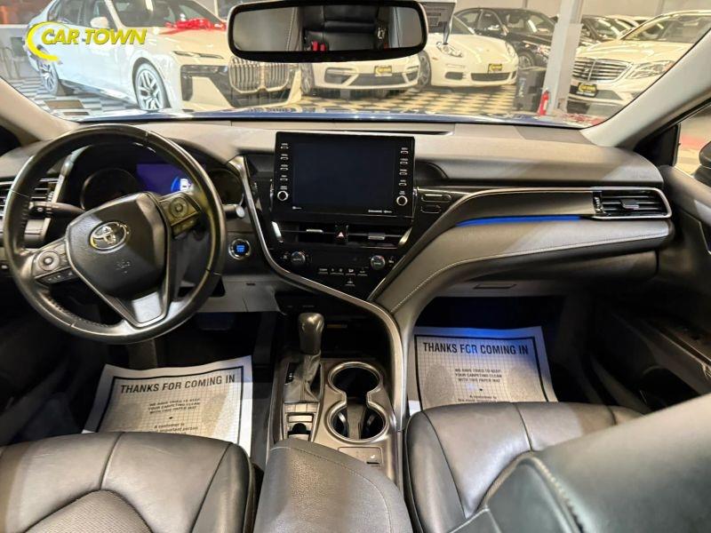 Vehicle photo 30