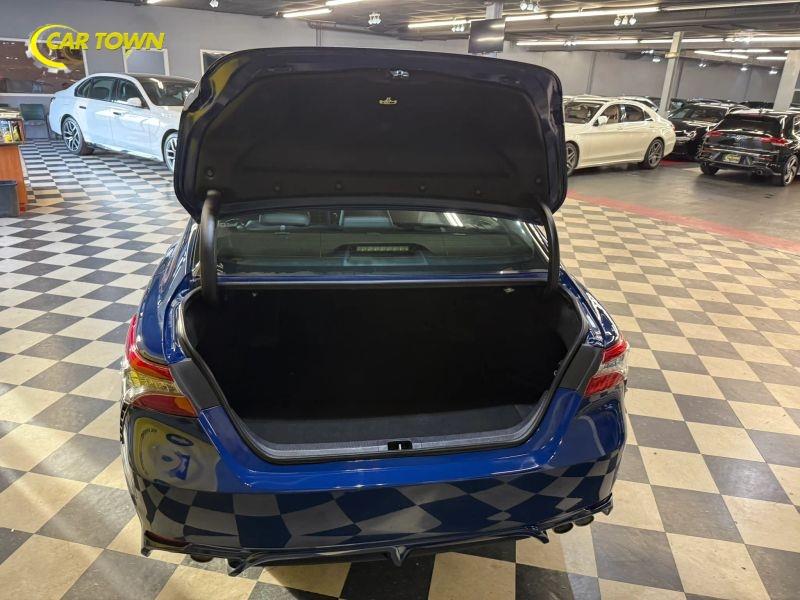 Vehicle photo 31