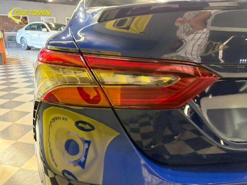 Vehicle photo 33