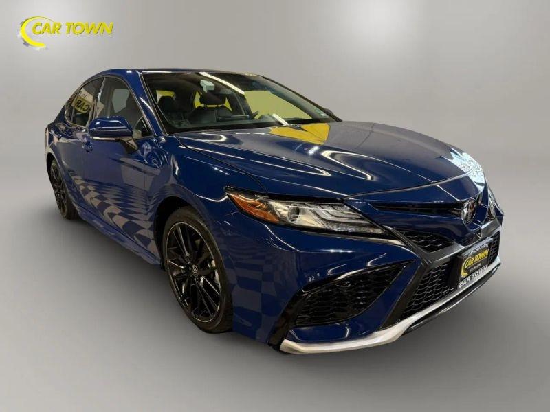 Vehicle photo 6