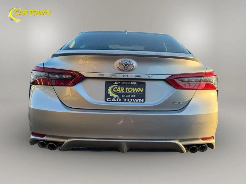 Vehicle photo 11