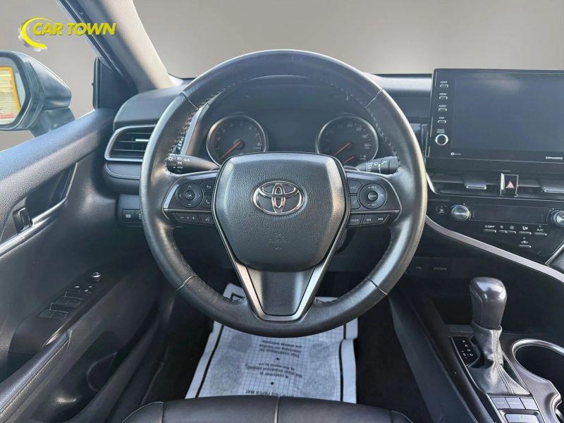 Vehicle photo 25