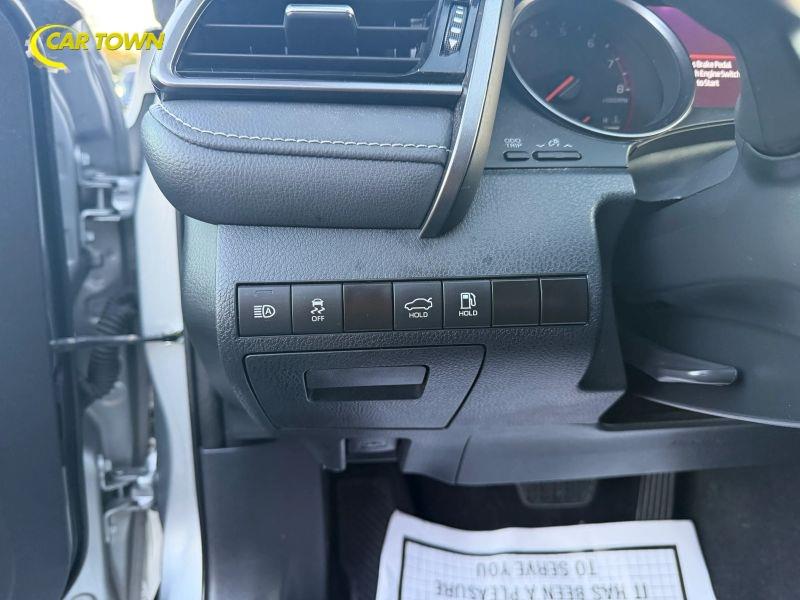 Vehicle photo 27