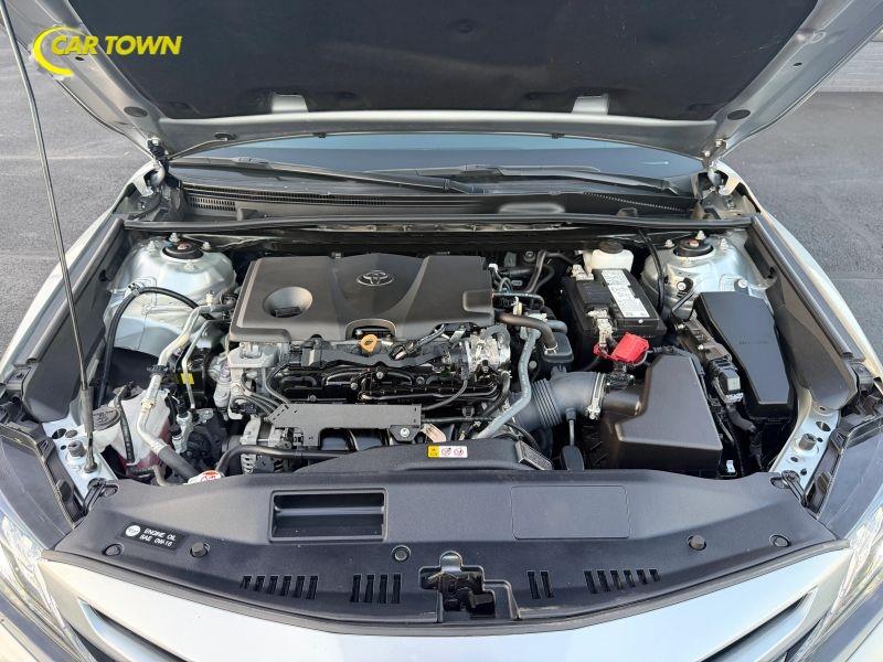 Vehicle photo 30
