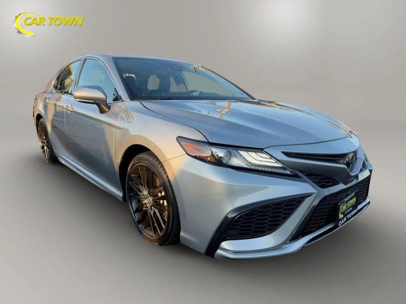 Vehicle photo 6