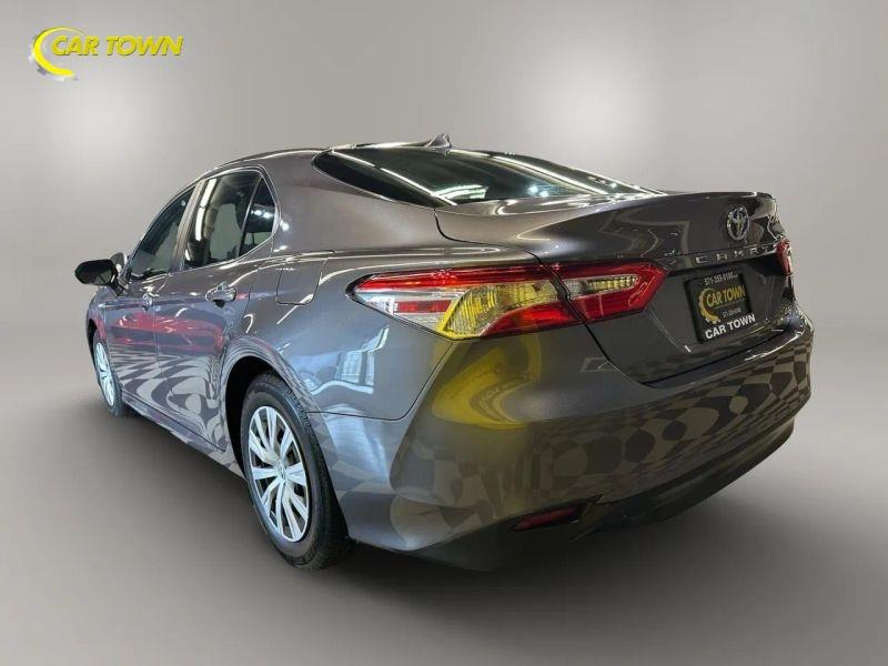 Vehicle photo 13