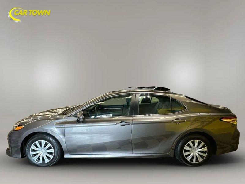 Vehicle photo 14