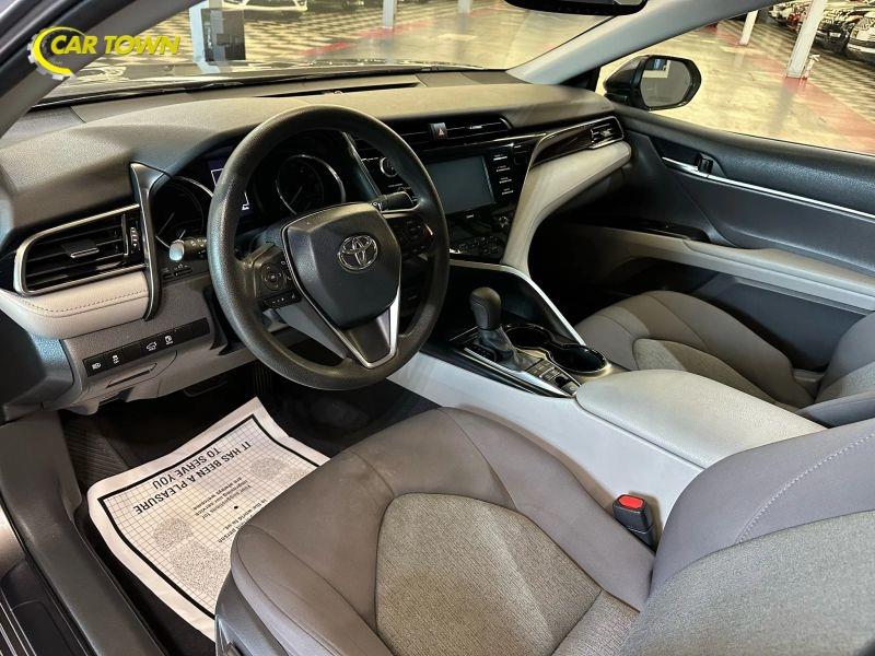 Vehicle photo 17