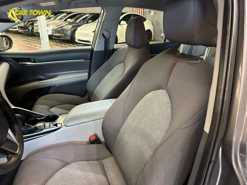 Vehicle photo 19