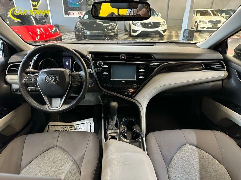 Vehicle photo 25