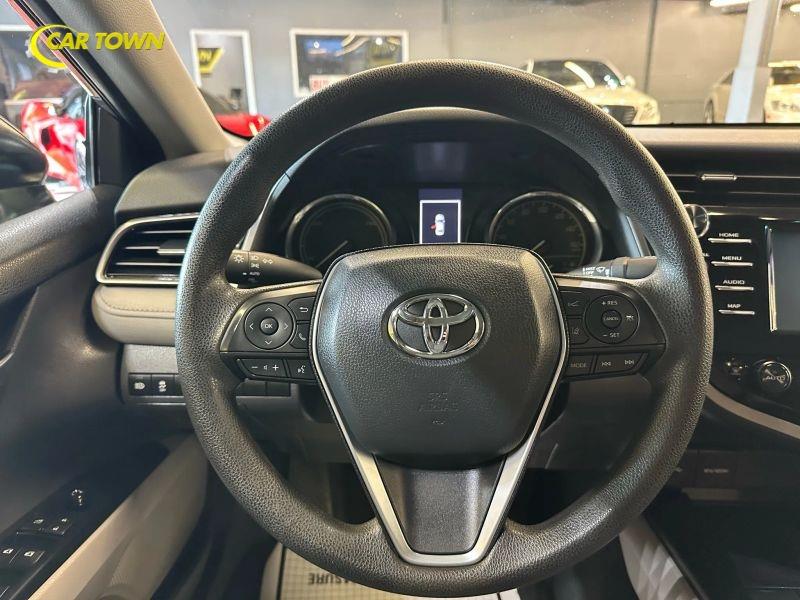 Vehicle photo 27