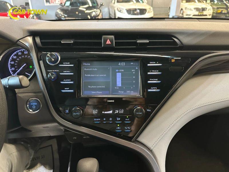 Vehicle photo 32
