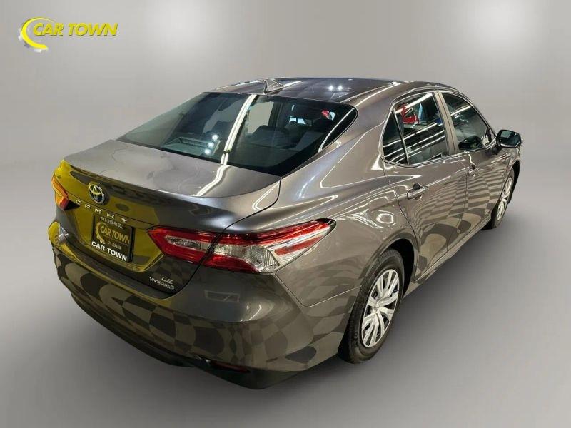 Vehicle photo 8