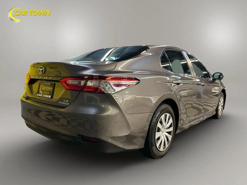 Vehicle photo 9