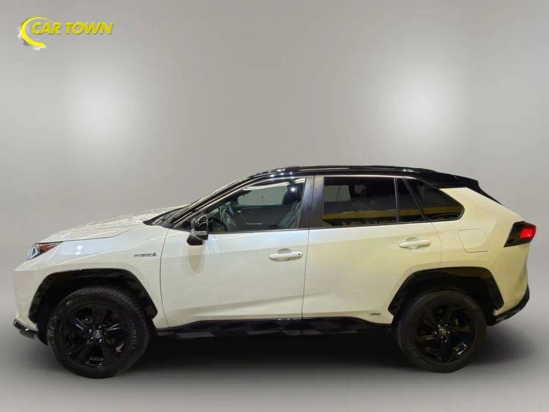 Vehicle photo 14