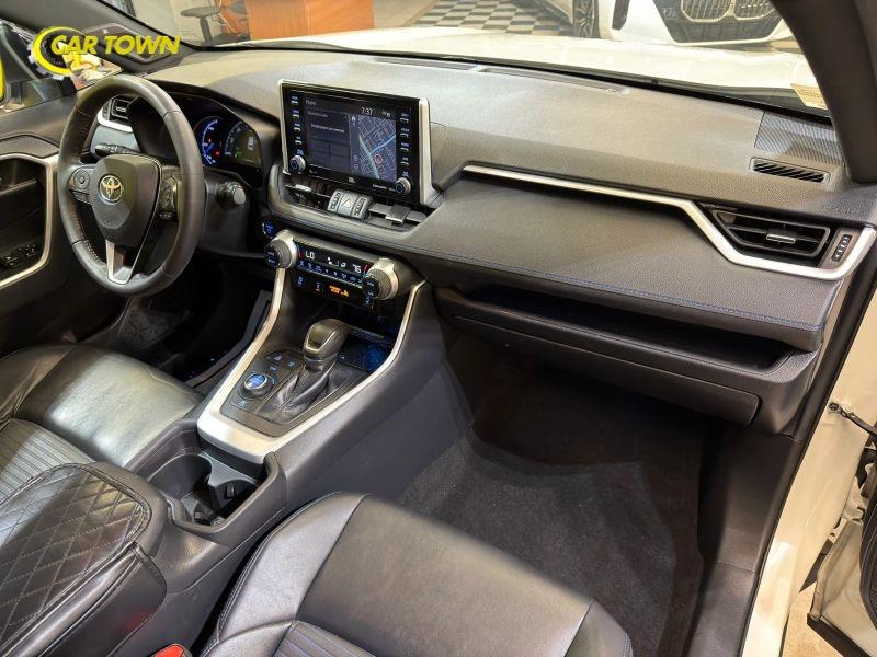 Vehicle photo 21