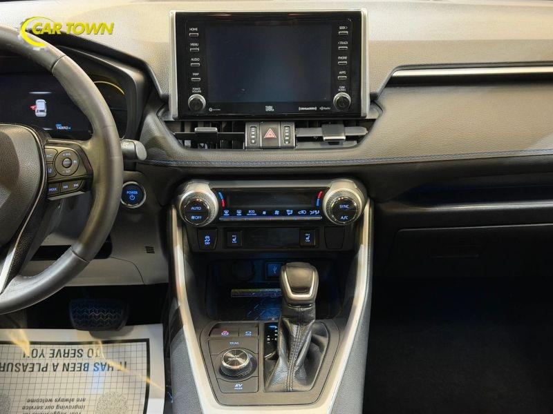 Vehicle photo 31