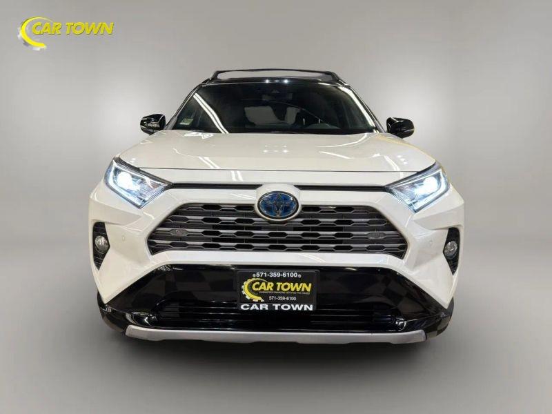 Vehicle photo 4