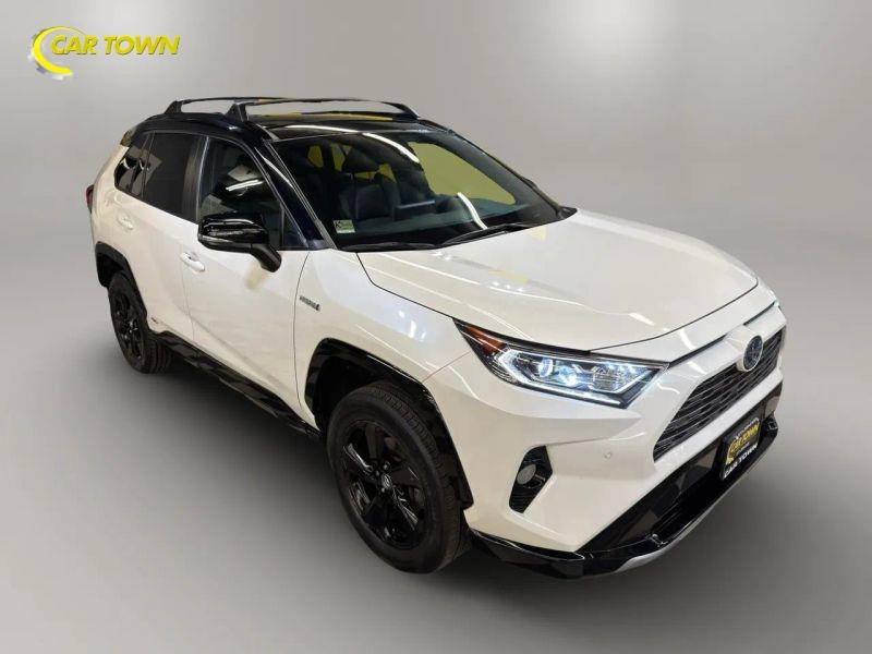Vehicle photo 5