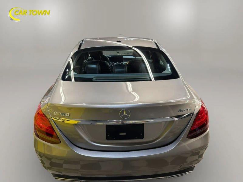 Vehicle photo 10