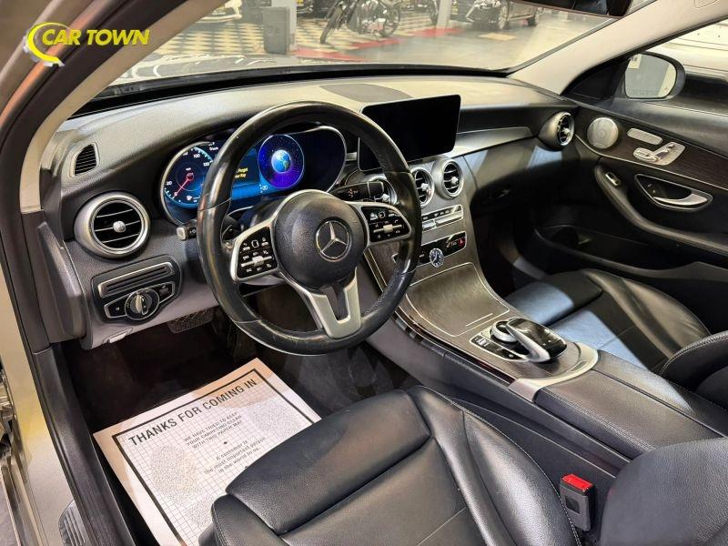 Vehicle photo 16
