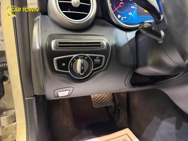 Vehicle photo 19