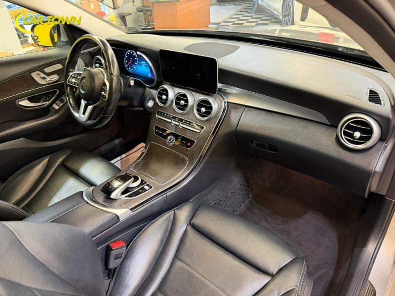 Vehicle photo 20