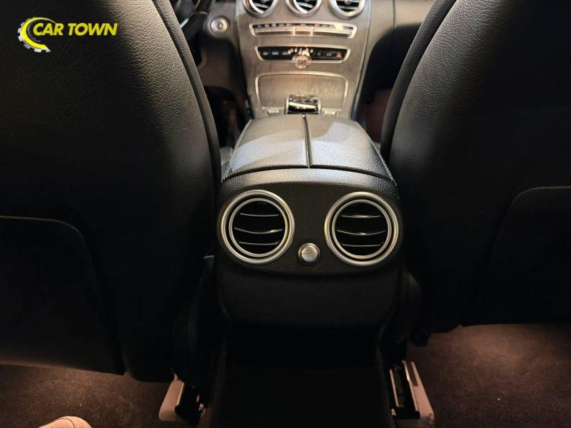 Vehicle photo 29